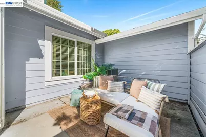 7335 Stonedale Dr, Pleasanton, CA 94588 - Photo 10