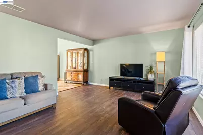 2456 Oliver Dr, Hayward, CA 94545 - Photo 4