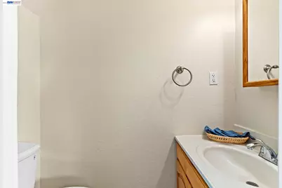 2456 Oliver Dr, Hayward, CA 94545 - Photo 22
