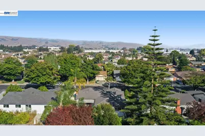 2454 Medallion Dr, Union City, CA 94587 - Photo 8