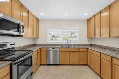 6588 Jade Ct, Rohnert Park, CA 94928 - Photo 2