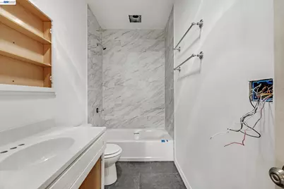 2711 13th Ave, Oakland, CA 94606 - Photo 10