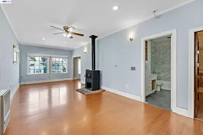 2711 13th Ave, Oakland, CA 94606 - Photo 8