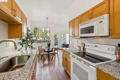 11 Bayside Ct, Richmond, CA 94804 - Photo 22