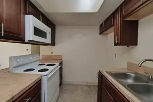 211 Kingston Ln, Modesto, CA 95354 - Photo 8