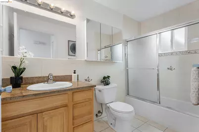274 Thrift St, San Francisco, CA 94112 - Photo 16