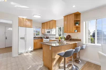 274 Thrift St, San Francisco, CA 94112 - Photo 6