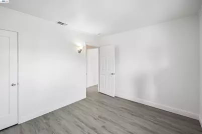 2623 Ensenada Way, Sacramento, CA 95815 - Photo 8