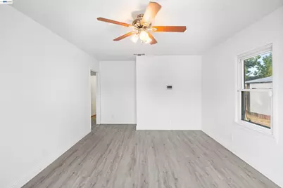 2623 Ensenada Way, Sacramento, CA 95815 - Photo 2