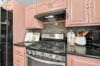 22730 Souza Ct, Hayward, CA 94541 - Photo 8