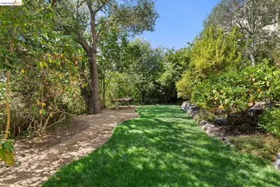 2920 Avalon Ave, Berkeley, CA 94705 - Photo 48
