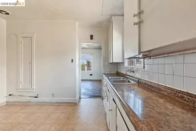6001 Holway St, Oakland, CA 94621 - Photo 16