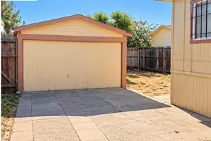 6001 Holway St, Oakland, CA 94621 - Photo 2