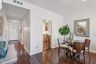 27 Courageous Ct, Alameda, CA 94501 - Photo 6