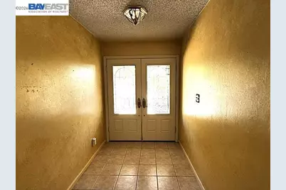 3740 Roundhill Dr, Pittsburg, CA 94565 - Photo 4
