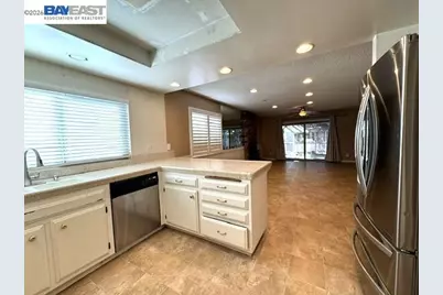 3740 Roundhill Dr, Pittsburg, CA 94565 - Photo 18