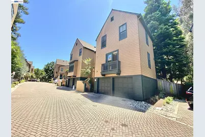19 Edgewood Pl, Belmont, CA 94002 - Photo 4