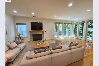 19 Edgewood Pl, Belmont, CA 94002 - Photo 2