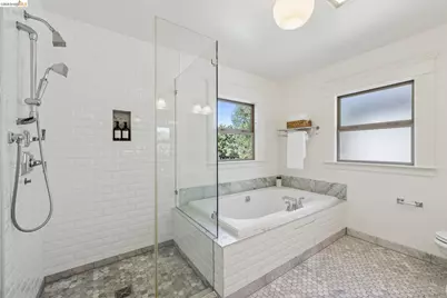 446 65th St, Oakland, CA 94609 - Photo 34