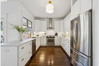 446 65th St, Oakland, CA 94609 - Photo 14