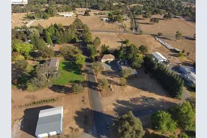 12528 Peach Ln, Wilton, CA 95693 - Photo 4