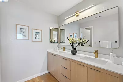 73 Bay Park Ter, Alameda, CA 94502 - Photo 32