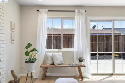 316 Fair Haven Rd, Alameda, CA 94501 - Photo 12