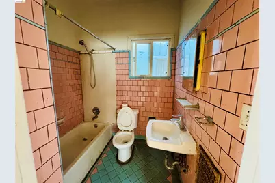 220 International Blvd, Oakland, CA 94606 - Photo 10