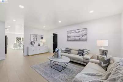 1913 Middlefield Rd, Mountain View, CA 94043 - Photo 2