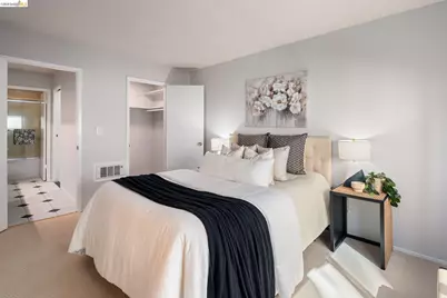 567 Oakland Avenue #211, Oakland, CA 94611 - Photo 14