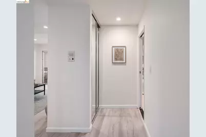 567 Oakland Avenue #211, Oakland, CA 94611 - Photo 12