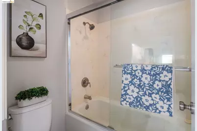 567 Oakland Avenue #211, Oakland, CA 94611 - Photo 20