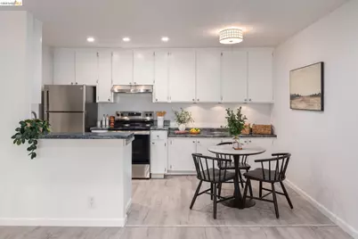 567 Oakland Avenue #211, Oakland, CA 94611 - Photo 10