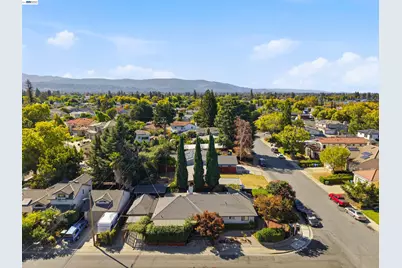 10561 Carver Dr, Cupertino, CA 95014 - Photo 50