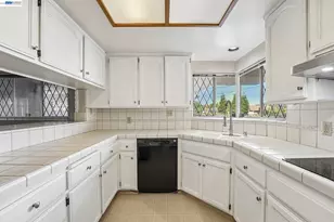 214 Redondo Dr, Pittsburg, CA 94565 - Photo 24