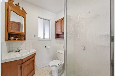 214 Redondo Dr, Pittsburg, CA 94565 - Photo 32