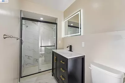 214 Redondo Dr, Pittsburg, CA 94565 - Photo 38