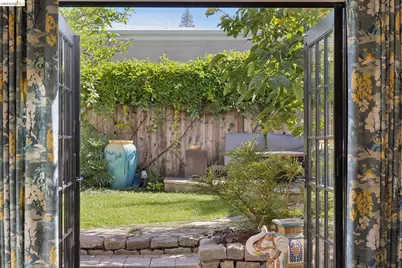 6628 Chabot Rd, Oakland, CA 94618 - Photo 26