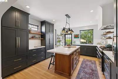 6628 Chabot Rd, Oakland, CA 94618 - Photo 18