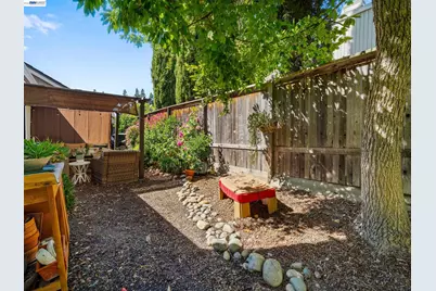 4040 Tilden Dr, Roseville, CA 95661 - Photo 22