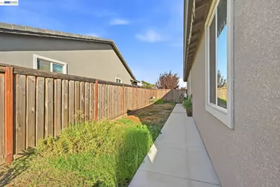15195 Leland St, Lathrop, CA 95330 - Photo 38