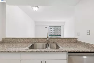 989 Webster Street #546, Oakland, CA 94607 - Photo 8