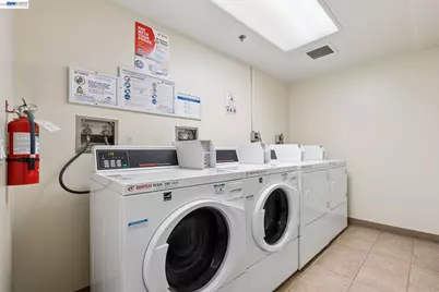 989 Webster Street #546, Oakland, CA 94607 - Photo 26