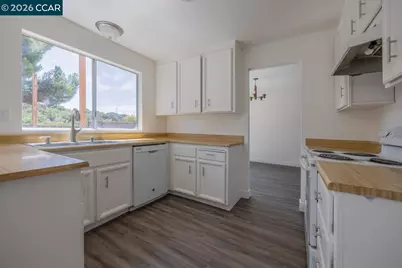 200 Oriole Ct, Hercules, CA 94547 - Photo 8
