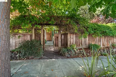 6145 Fremont St, Oakland, CA 94608 - Photo 4