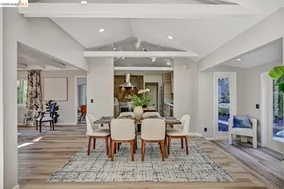 6773 Wilton Dr, Oakland, CA 94611 - Photo 14