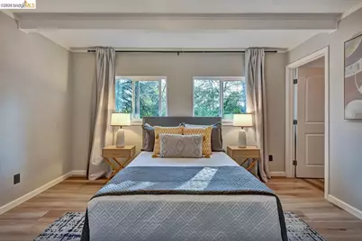 6773 Wilton Dr, Oakland, CA 94611 - Photo 46