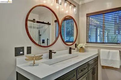 6773 Wilton Dr, Oakland, CA 94611 - Photo 42
