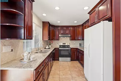 3 Sandalwood Ct, Pittsburg, CA 94565 - Photo 6