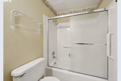 5405 Carlton St #202, Oakland, CA 94618 - Photo 26